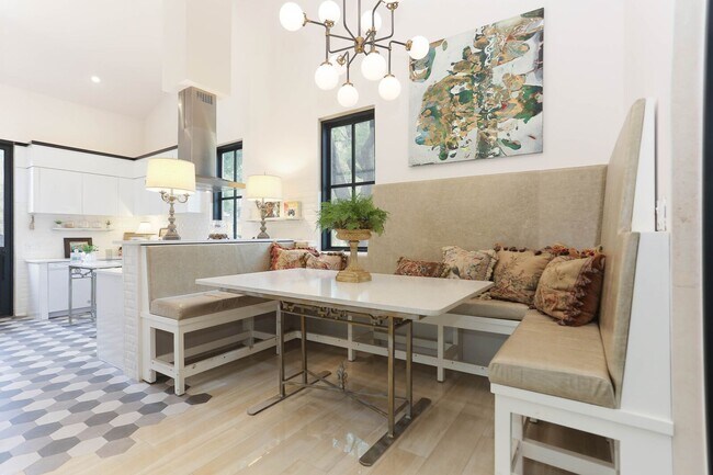 Foto del edificio - 182 E Edgewood Pl