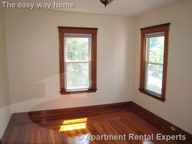 Building Photo - 79 Capen St