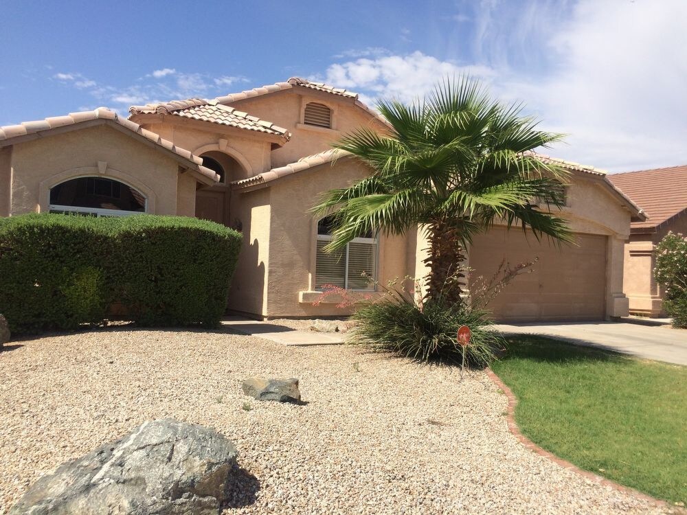 Primary Photo - Beautiful 3 bed/2 bath home 85048