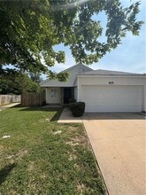 Building Photo - 601 Cedarbrook Ct