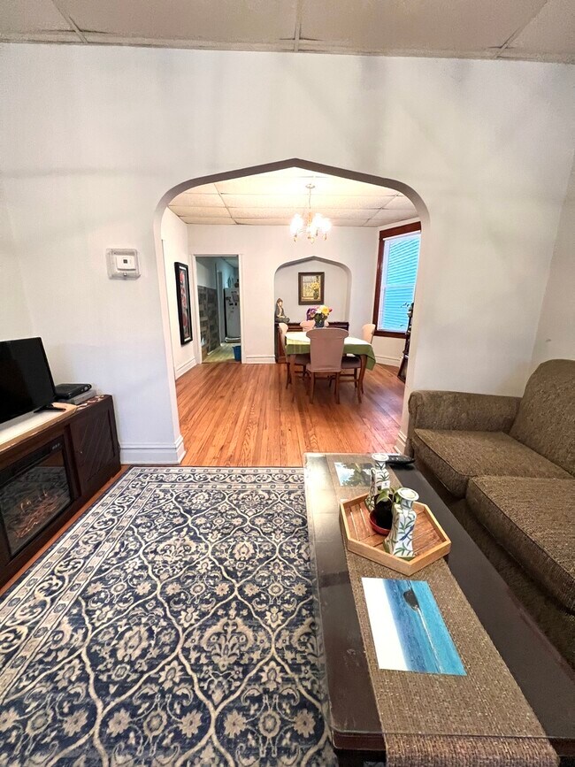 Foto del edificio - 3629 N Albany Ave