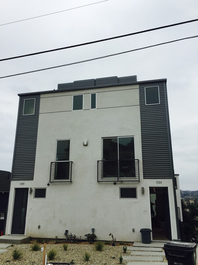 Building Photo - 1723 Lucile Ave