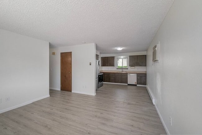 Building Photo - 1037/1039 Eastmont Ave. Duplex