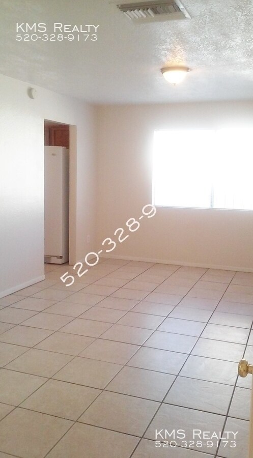 Building Photo - 1346 S Lynx Dr
