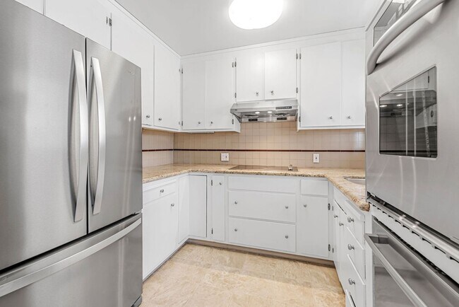 Foto del edificio - Charming 2-Bedroom Condo in Downtown Palo ...