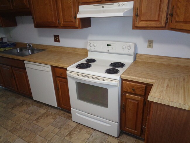 Foto del edificio - 576 Valley Rd