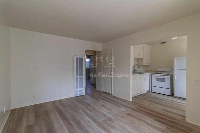 Foto del edificio - 3814 N California St