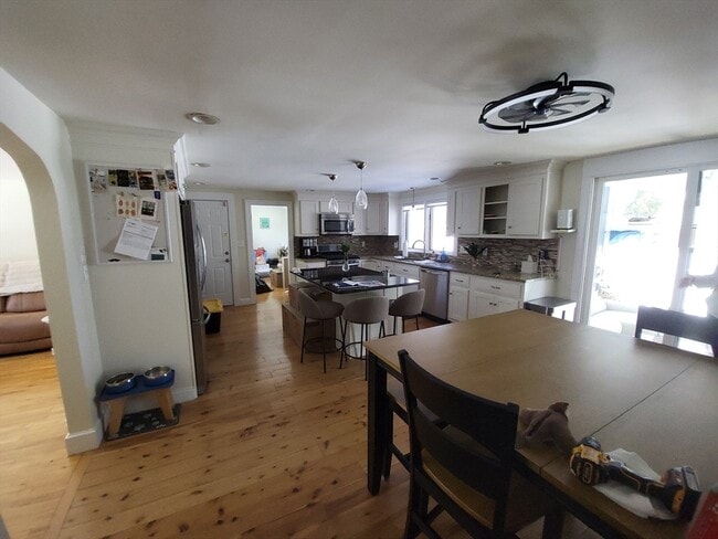 Building Photo - 347 Lake St