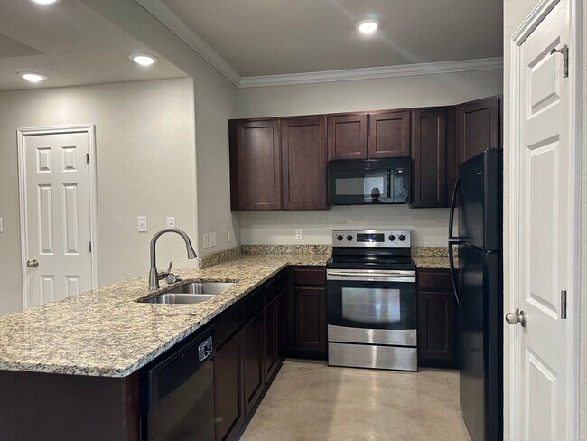Foto del edificio - Town home for rent