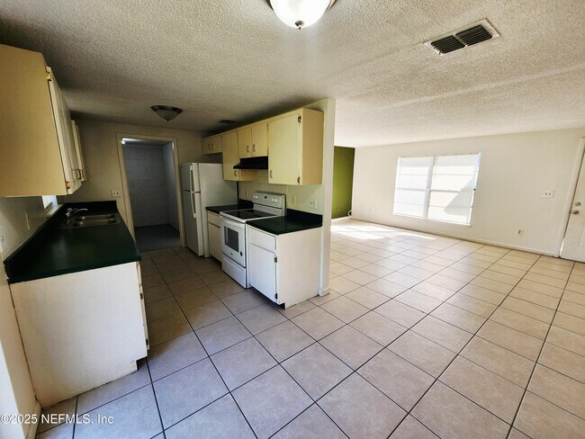 Foto del edificio - 7127 Prellie St