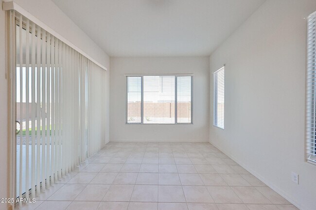 Foto del edificio - 25079 N 171st Ave