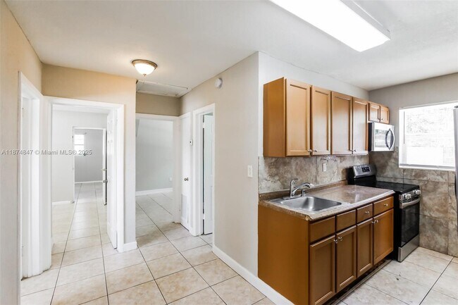 Foto del edificio - 1770 NW 18th St