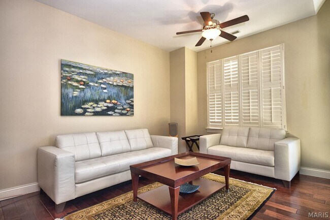Foto del edificio - 6451 Clayton Rd