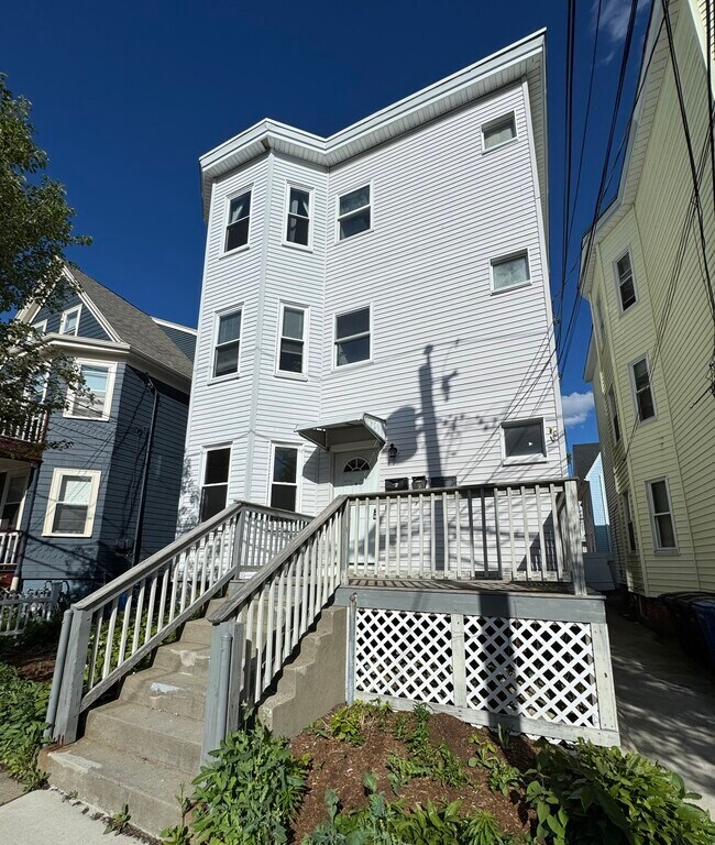 Building Photo - 5 Partridge Ave