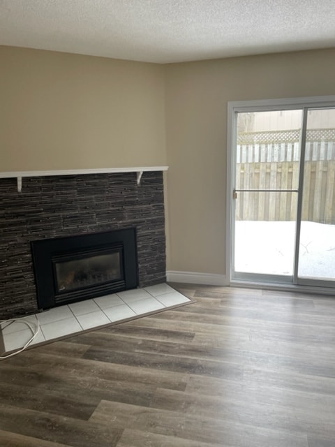 Building Photo - 219-219 Kingswood Dr
