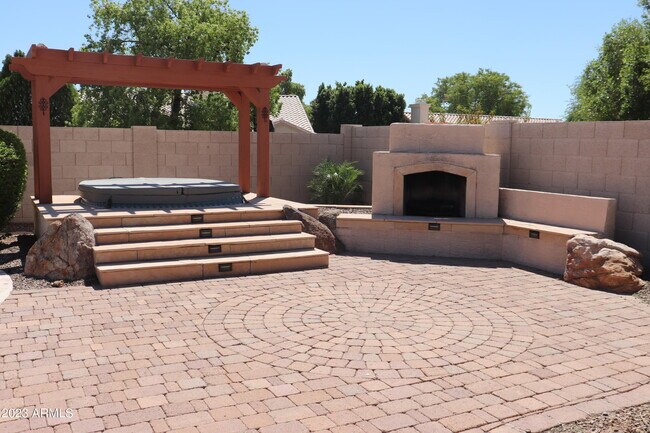 Building Photo - 6919 W Via Montoya Dr