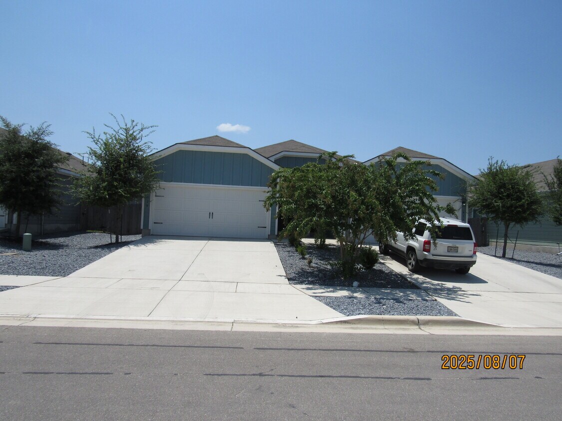 Primary Photo - 619 Heathers Way