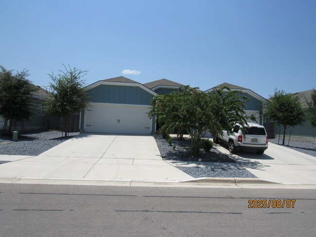Building Photo - 619 Heathers Way