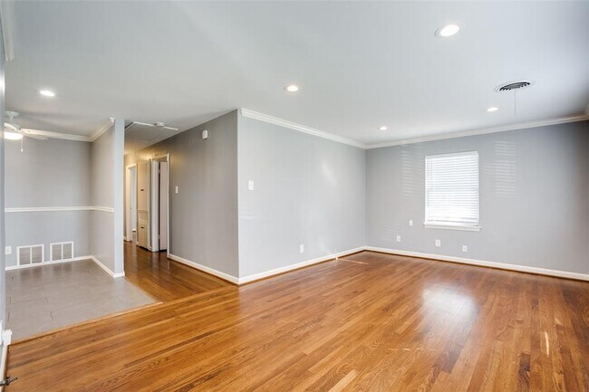 Foto del edificio - 8022 Ridgeview Dr