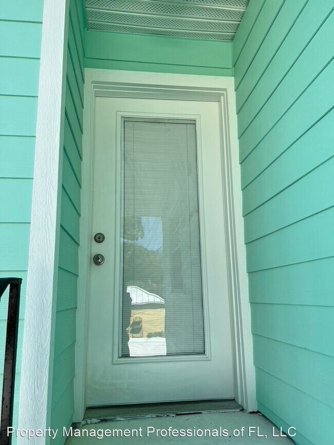 Building Photo - 1 br, 1 bath House - 136 1/2 30th Ave N