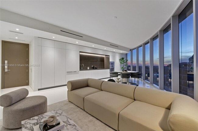 Foto del edificio - 300 Biscayne Blvd Way