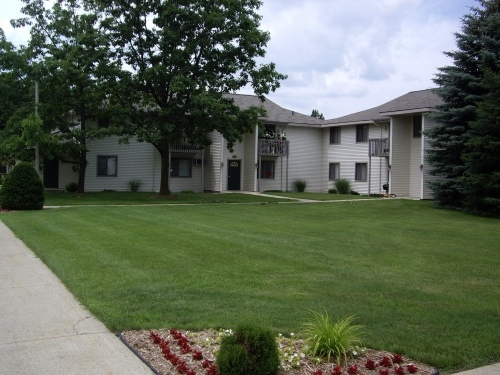 Primary Photo - Village Green Apartments