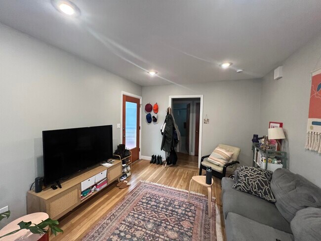 Foto del edificio - 2548 Virginia St