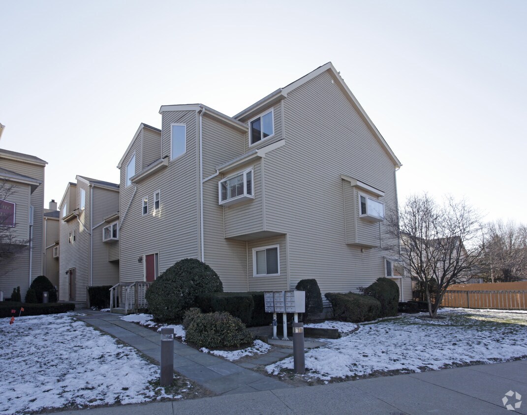 291 Hope St, Stamford, CT 06906 Apartments in Stamford, CT