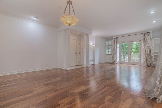 Foto del edificio - 9848 Vidor Dr