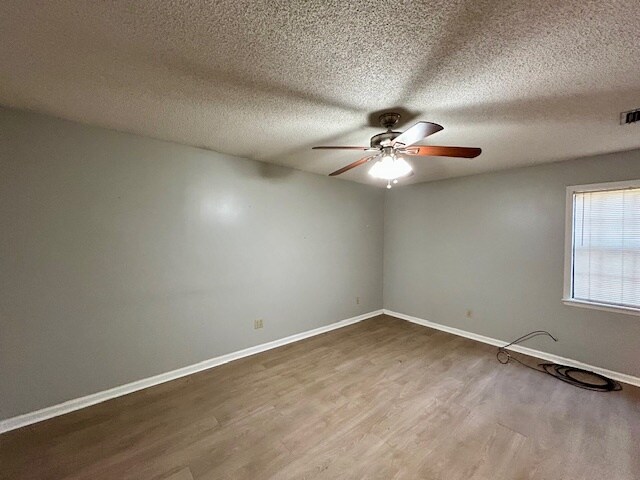 Foto del edificio - 3924 Foxridge Dr