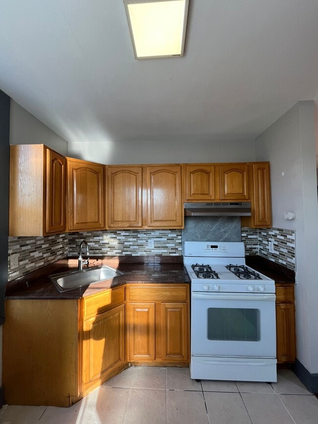 Building Photo - 50 Atlantic St