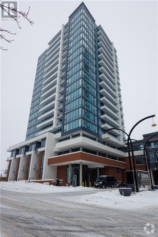 Building Photo - 5 Wellington St S