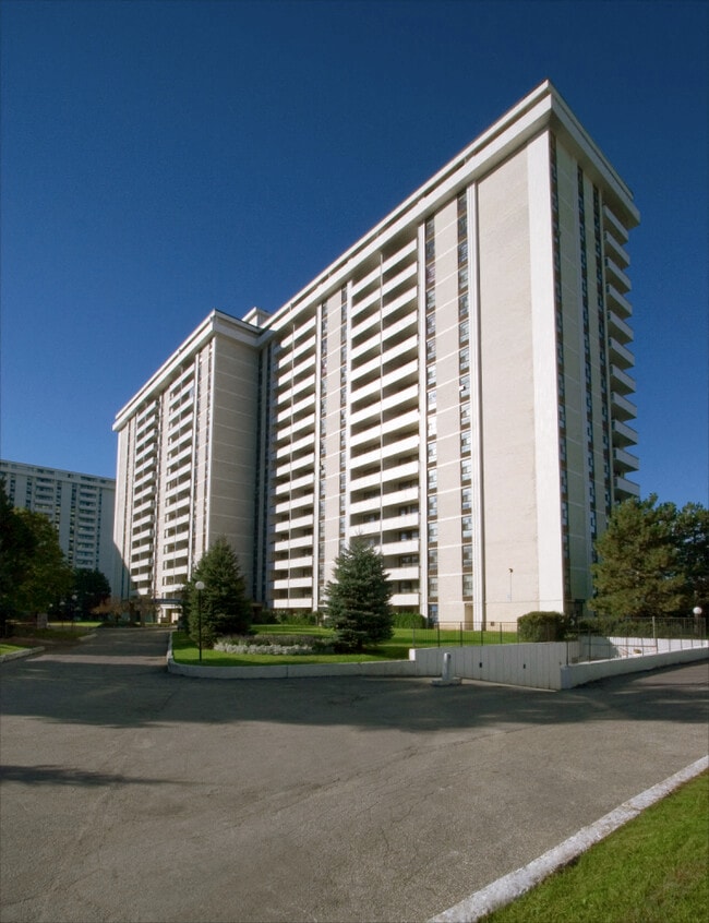 7 St Dennis Drive, the Heart of Flemingdon Park - 7 St. Dennis