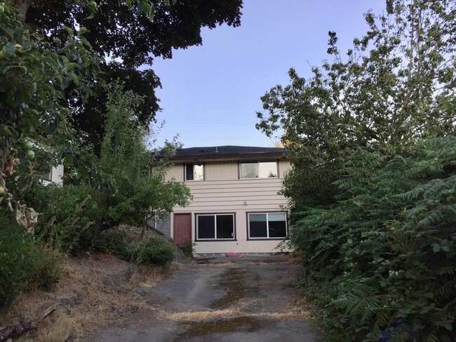 Building Photo - 7025 Ravenna Ave NE
