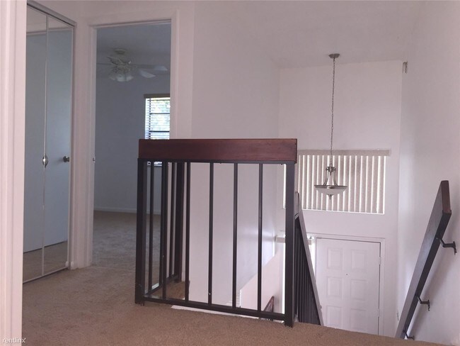 Building Photo - 2 br, 2.5 bath  - 325 Ives Dairy Rd # 325-07