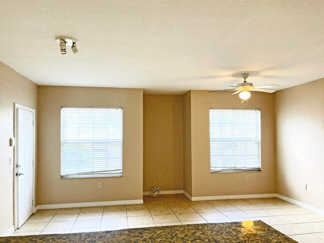 Foto del edificio - 140 SW Peacock Blvd