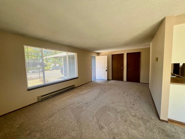 Building Photo - 9236 White Fir Dr NE
