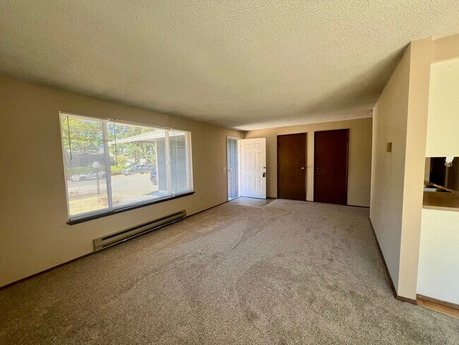 Foto del edificio - 9236 White Fir Dr NE