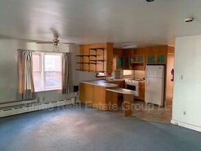 Building Photo - 40 Beech St