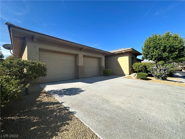 Building Photo - 40 Emerald Dunes Cir