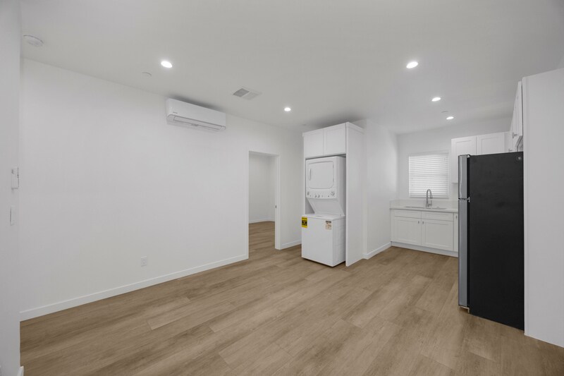 Foto principal - 308 N Catalina Ave