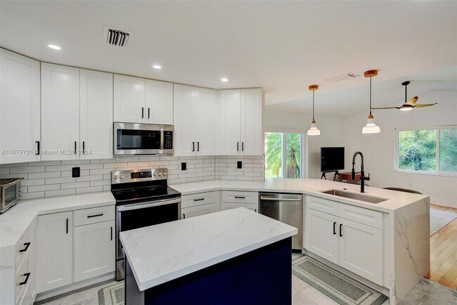 Foto del edificio - 4122 Sapphire St