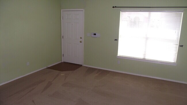 Foto del edificio - Northeast El Paso 3 Bed/2 Bath with Refrig A/C