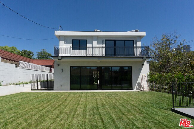 Foto del edificio - 10360 Ilona Ave