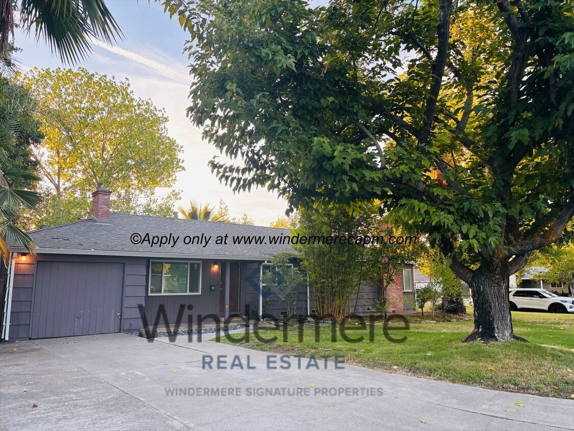 Primary Photo - 2 bed/1 bath duplex in prime location! Wat...