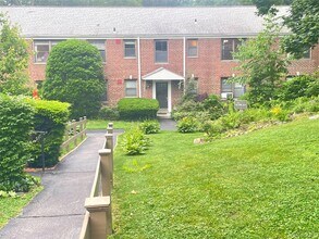 Building Photo - 62 Rockledge Rd