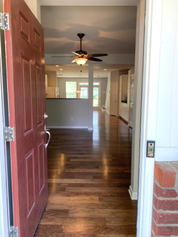 Building Photo - 137 Point Comfort Ln