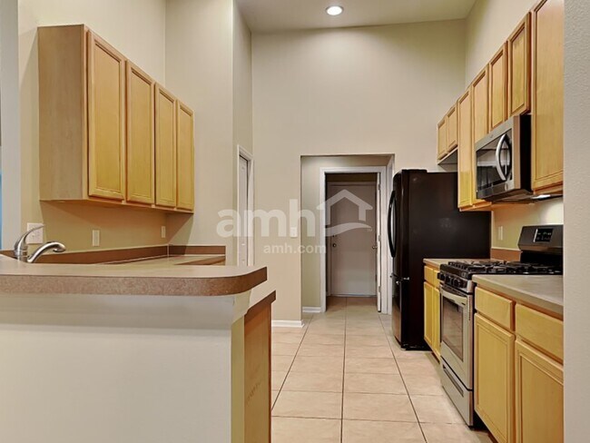 Building Photo - 10546 San Travaso Dr