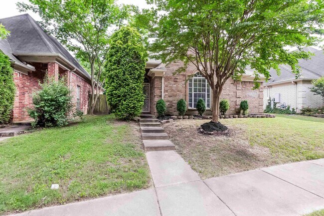 Building Photo - 6999 Parkbrook Ln