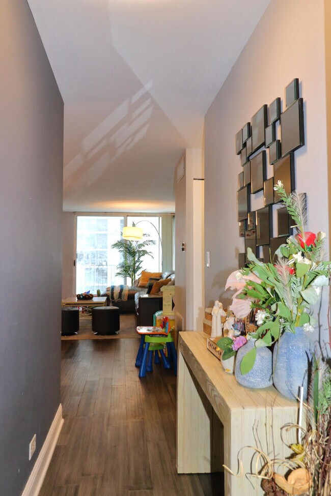 Foto del edificio - 6033 N Sheridan Rd